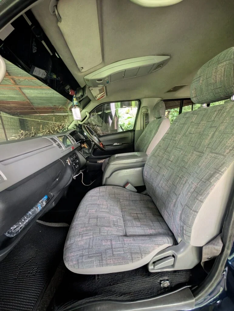 Dashboard — Toyota Hiace