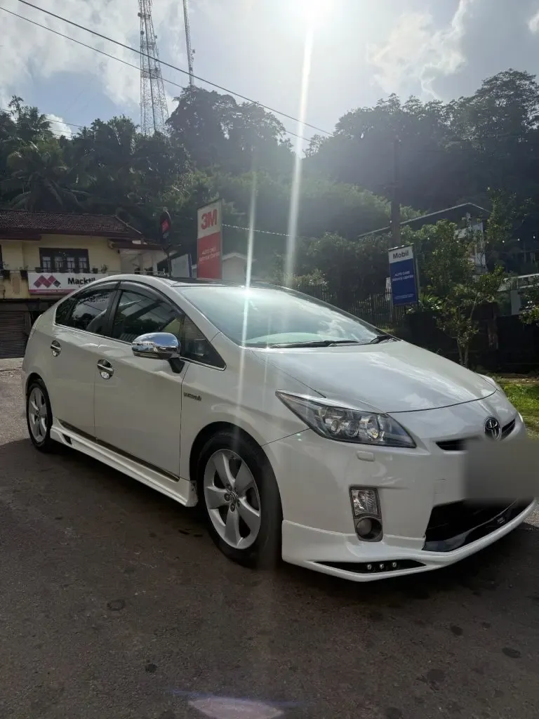 Right side — Toyota Prius