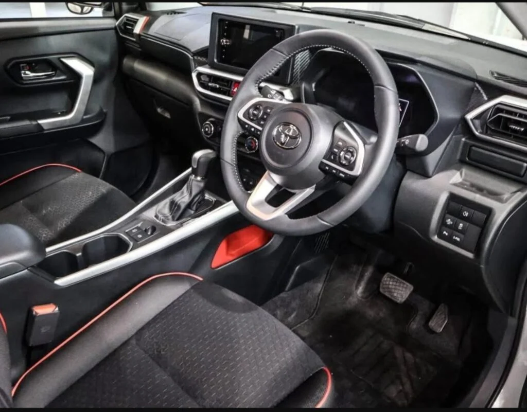 Dashboard — Toyota Raize