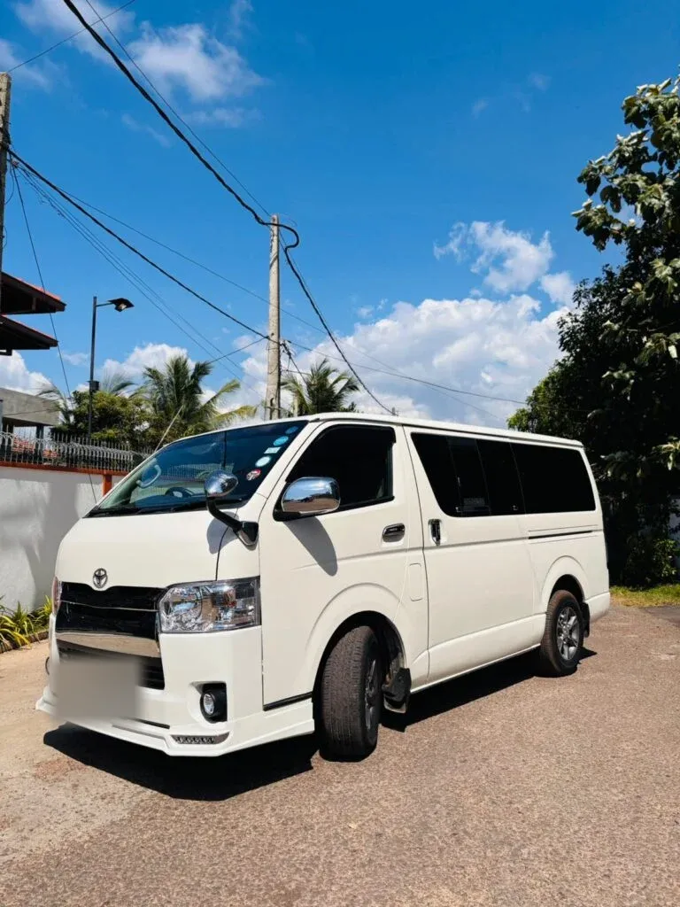 Right side — Toyota KDH Flatroof