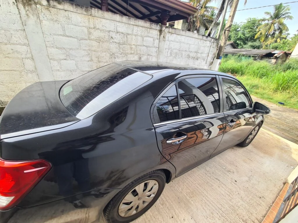 Right side — Toyota Corolla axio hybrid
