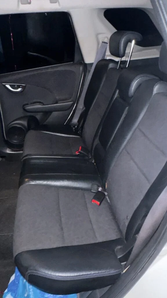 Right side — Honda Fit Shuttle
