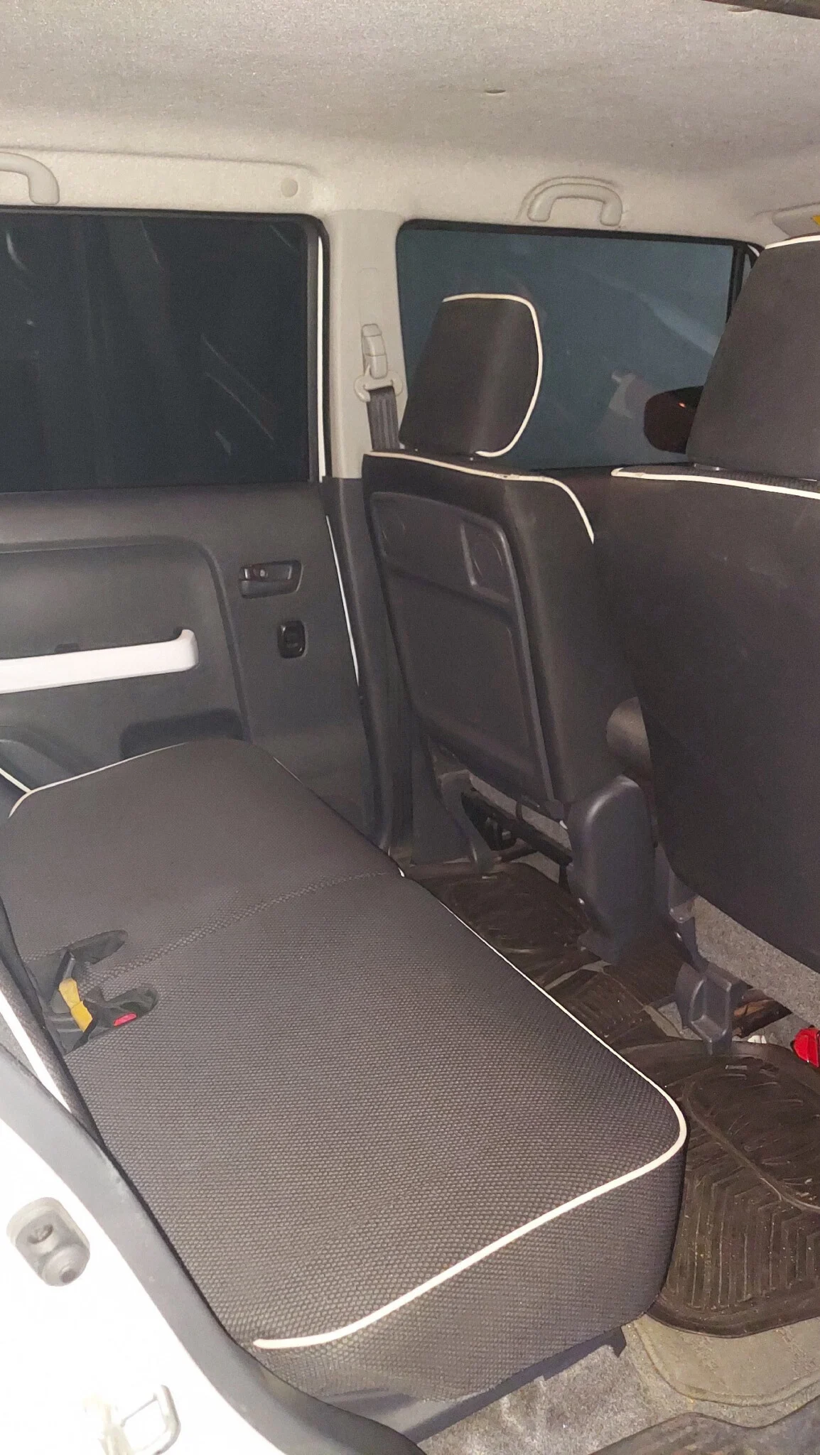 Interior right — MAZDA Flair Crossover