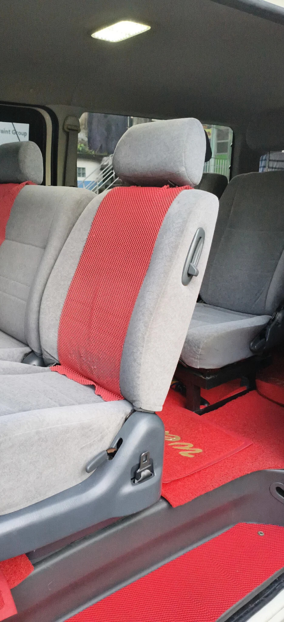 Interior right — TOYOTA Hiace
