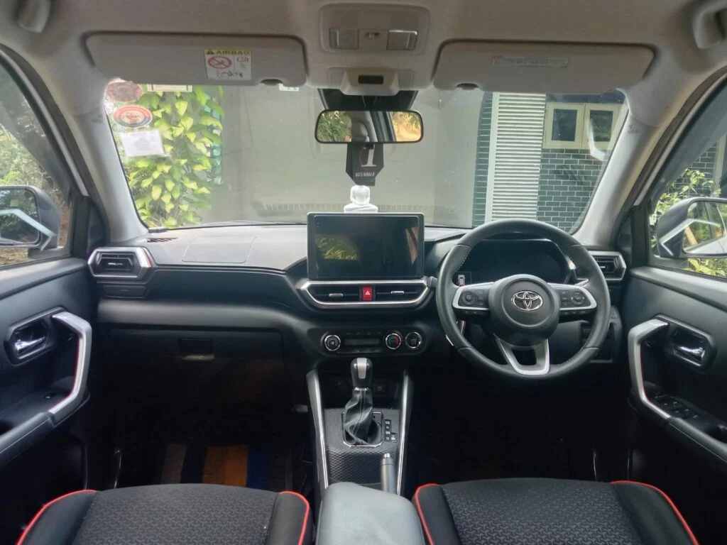 Dashboard — Toyota Raize