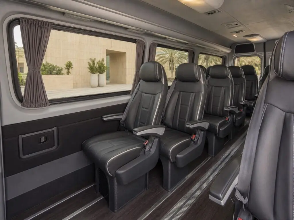 Interior left — Mercedes-Benz Sprinter