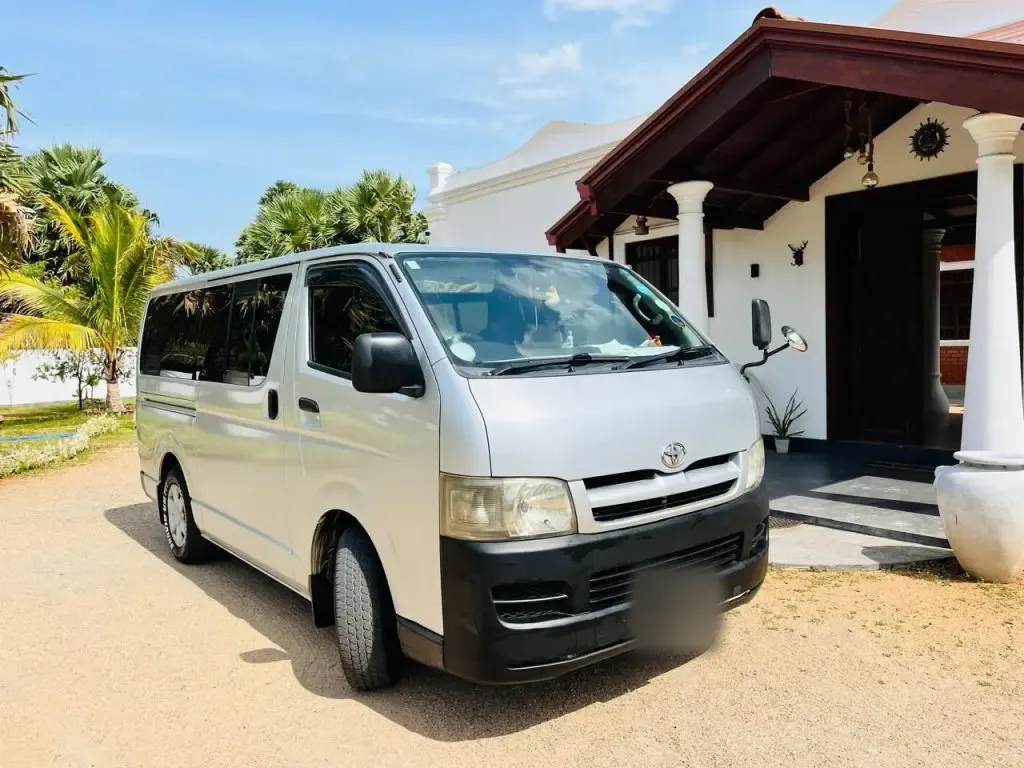 Left side — Toyota KDH Super GL