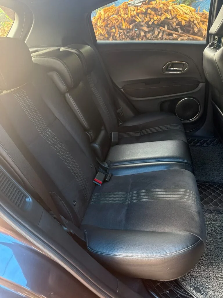 Interior right — Honda Vezel