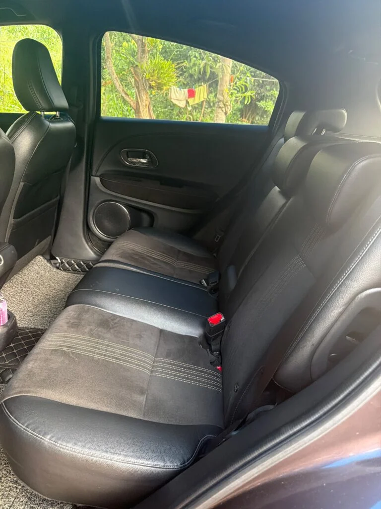 Interior left — Honda Vezel