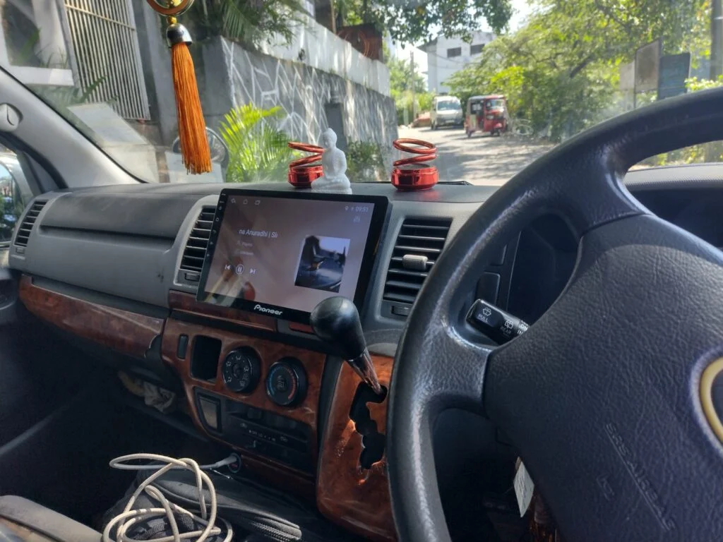 Dashboard — Toyota KDH