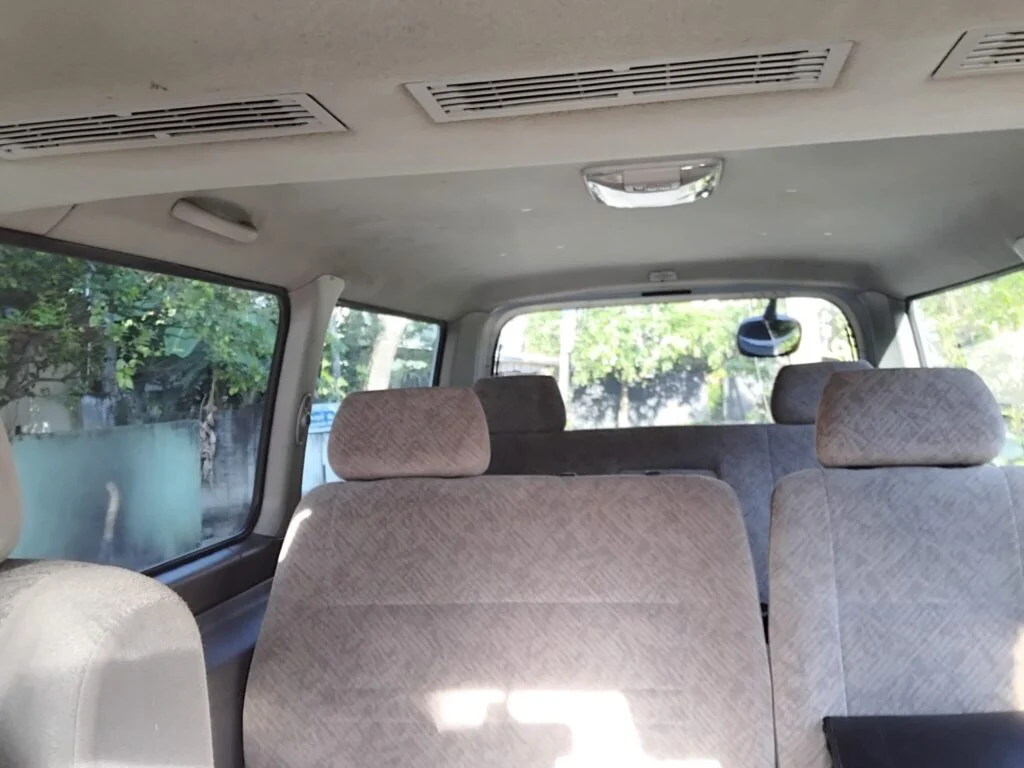 Interior right — Nissan E 25