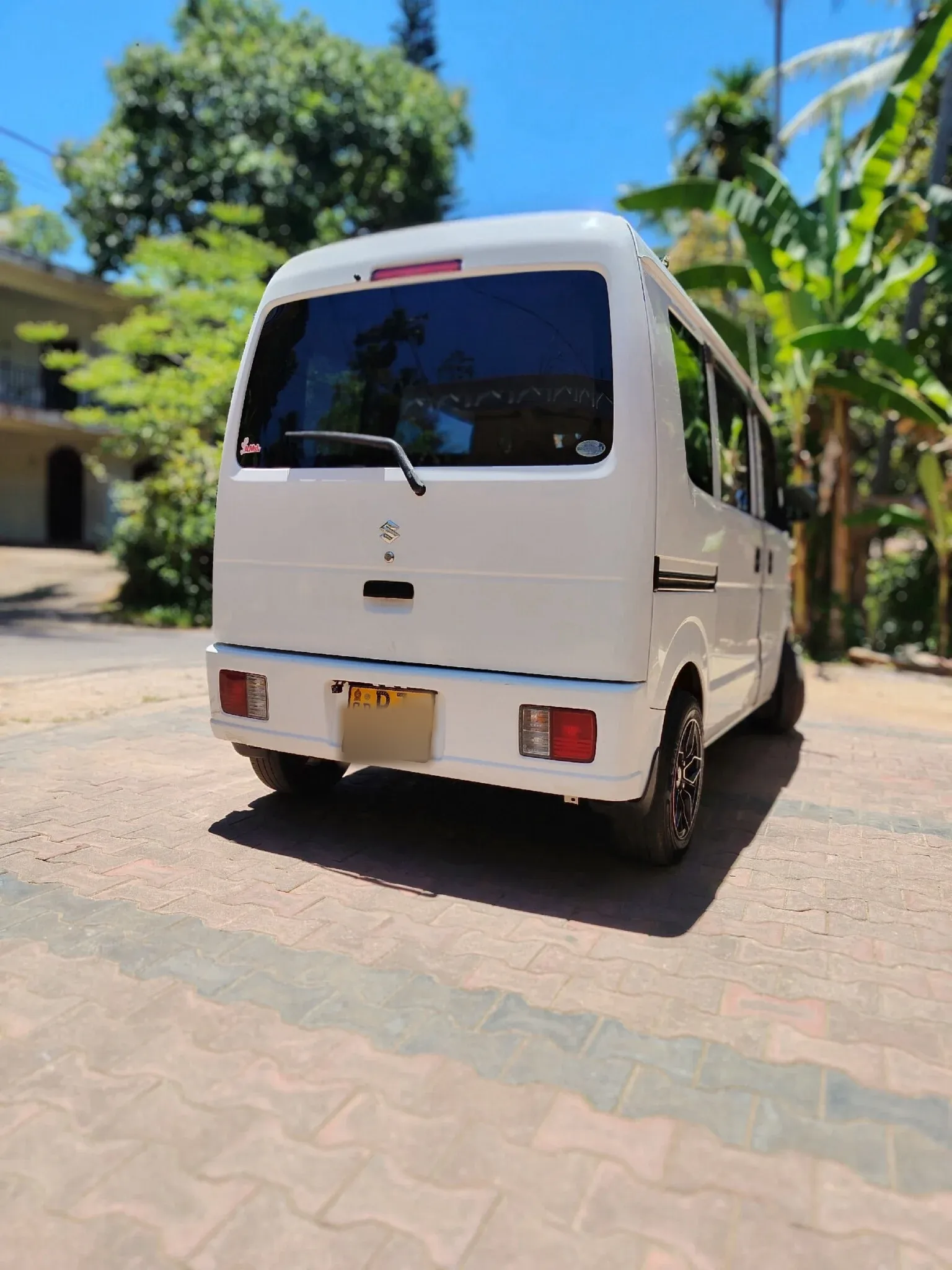 Rear — SUZUKI every
