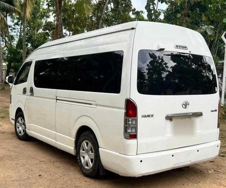 Left side — TOYOTA KDH Highroof