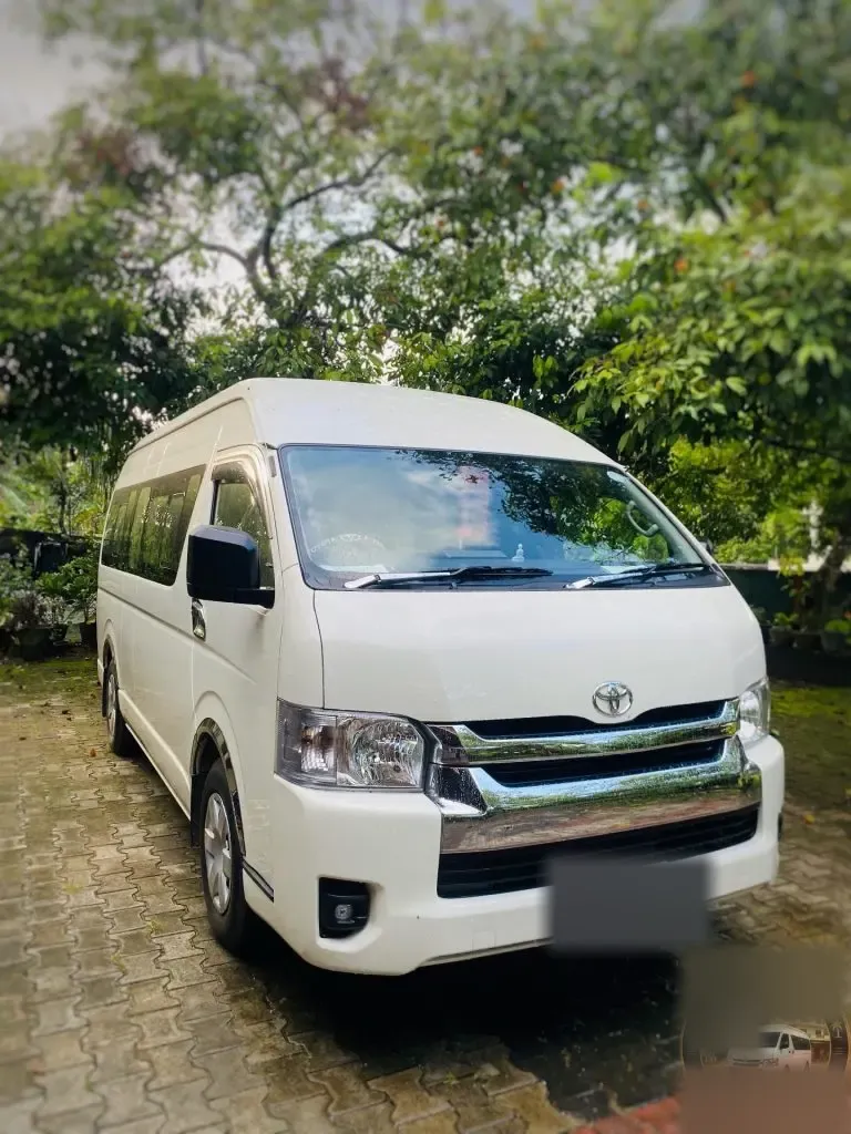 Left side — Toyota Kdh Highroof