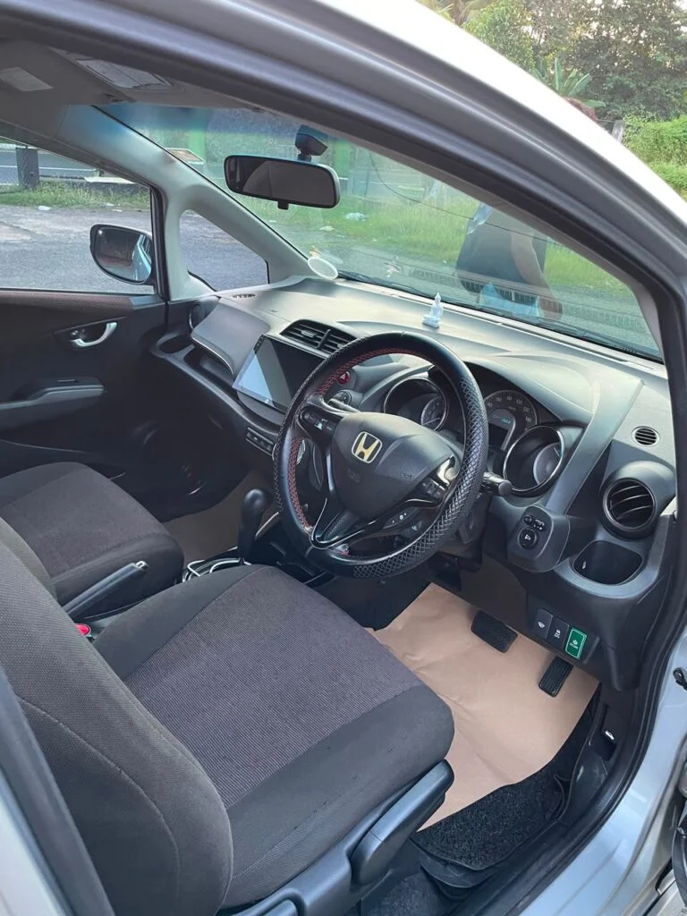 Passenger cabin — honda fit shuttle honda
