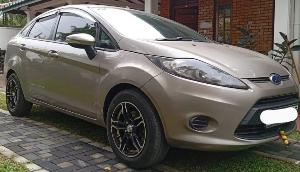 Right side — Ford Fiesta