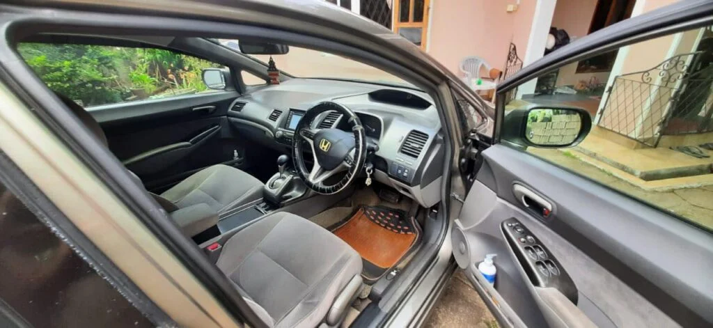 Dashboard — Honda Civic hybrid