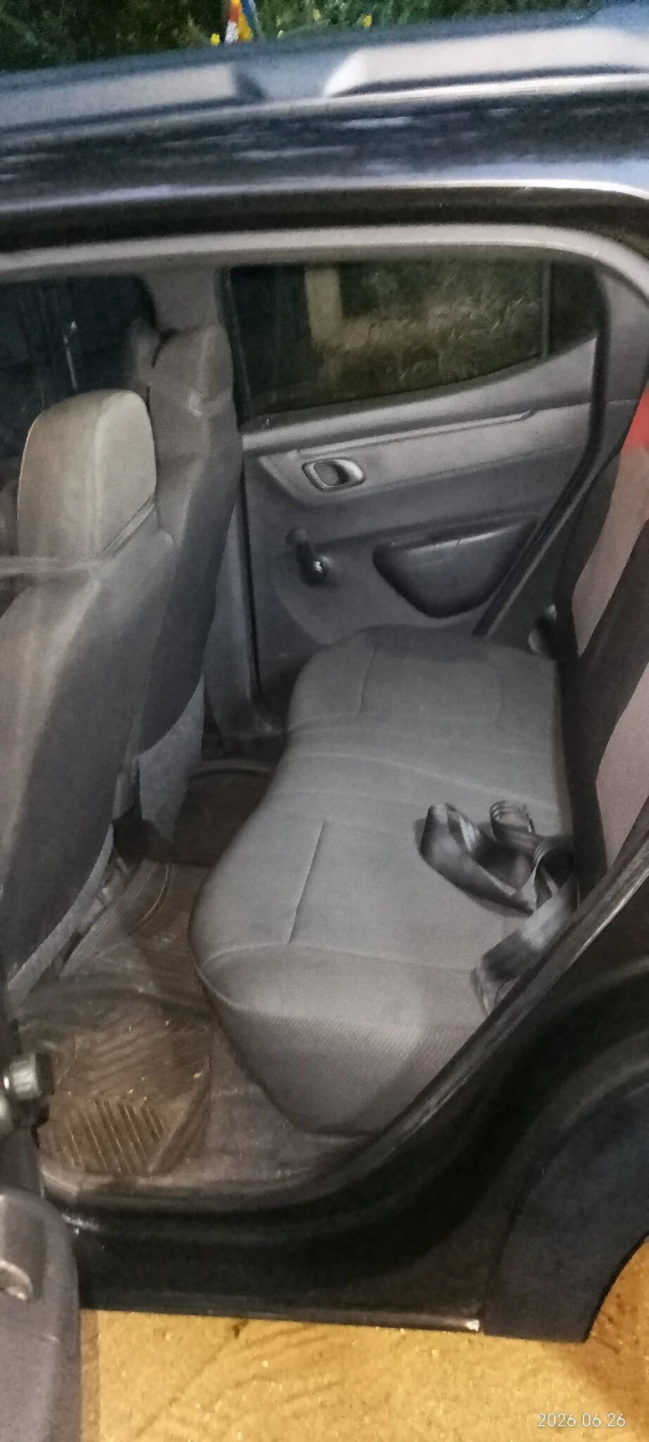 Interior left — RENAULT KWID