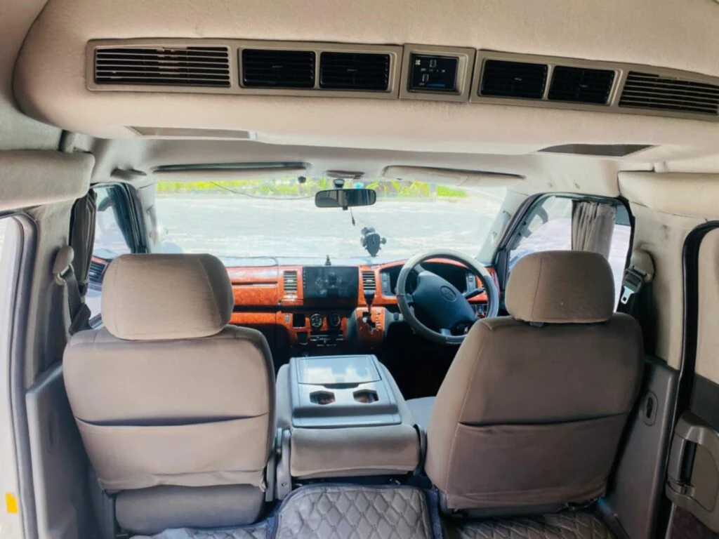 Passenger cabin — Toyota Van