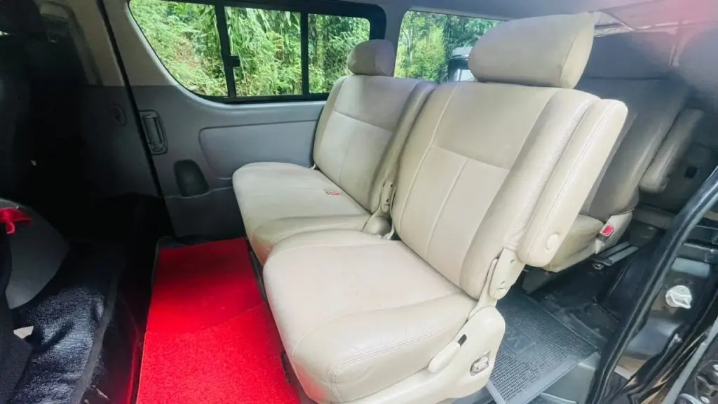 Right side — Toyota Hiace