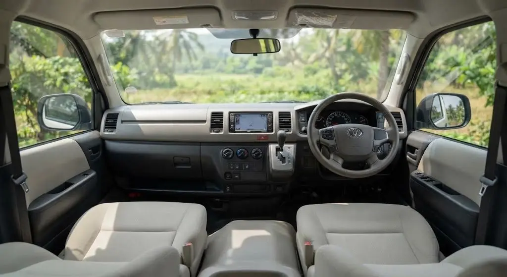 Passenger cabin — Toyota Hiace