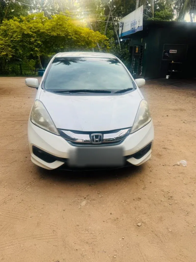 Front — Honda Fit Shuttle