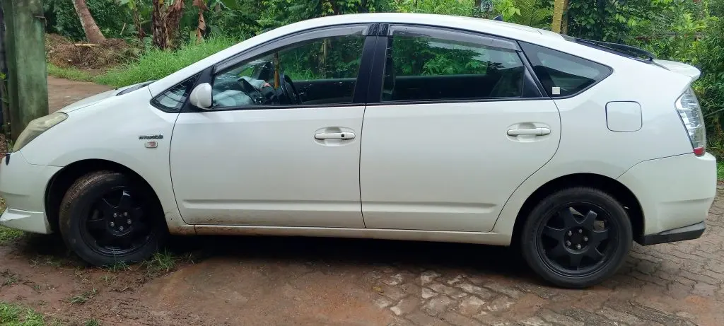Left side — Toyota Prius
