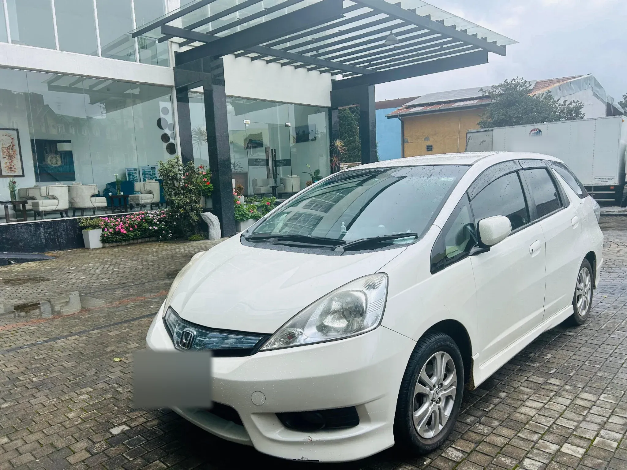 Front — HONDA shuttle