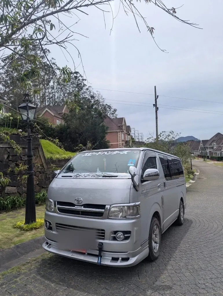 Right side — Toyota KDH