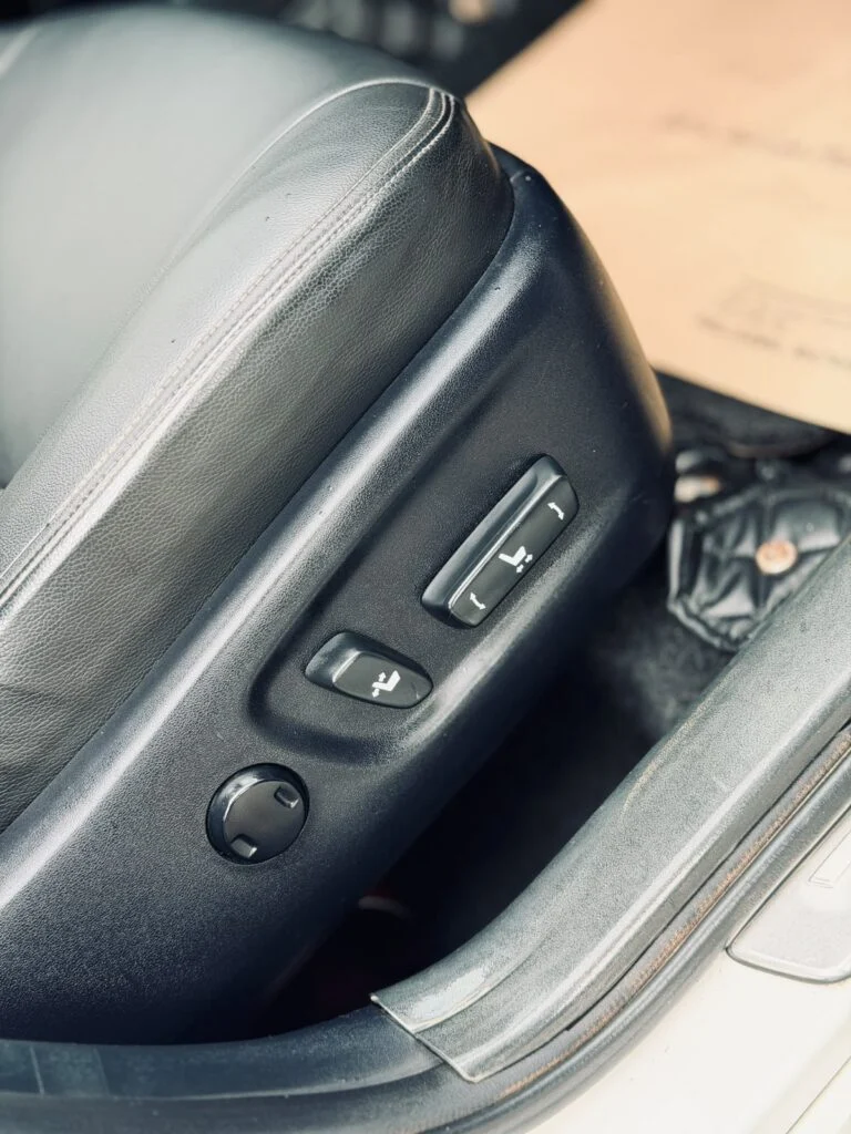 Interior right — Toyota Prius