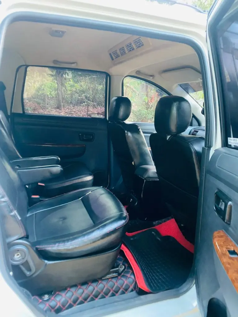Interior right — DFSK Glory 330
