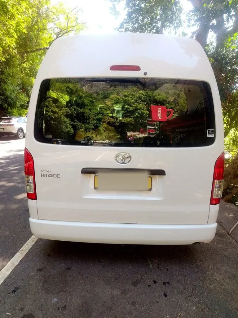 Left side — Toyota KDH HIROOF Hiace