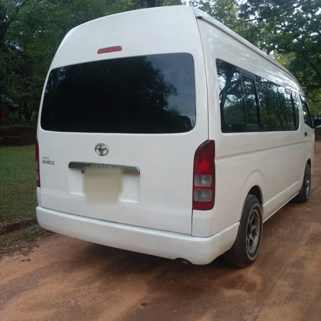 Right side — Toyota kdh High roof Kdh 200