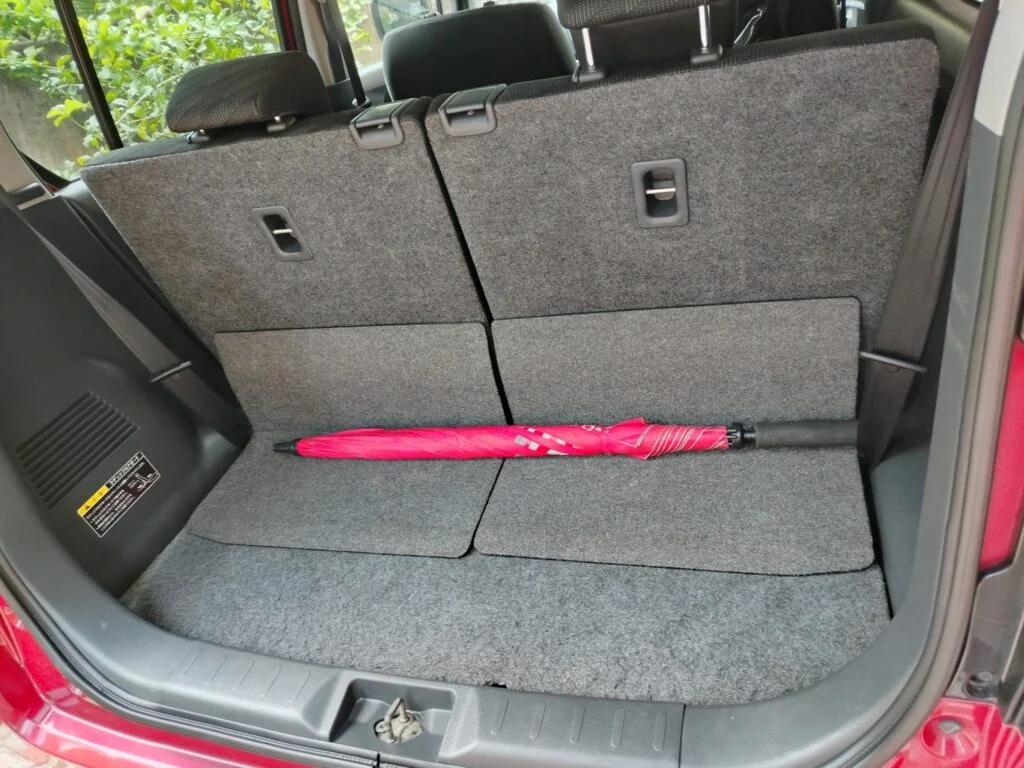 Boot / luggage area — Suzuki WagonR