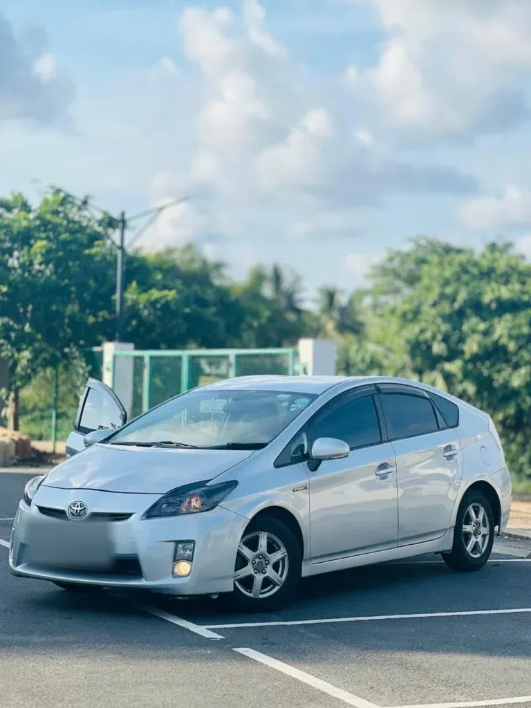 Front — Prius Toyota prius