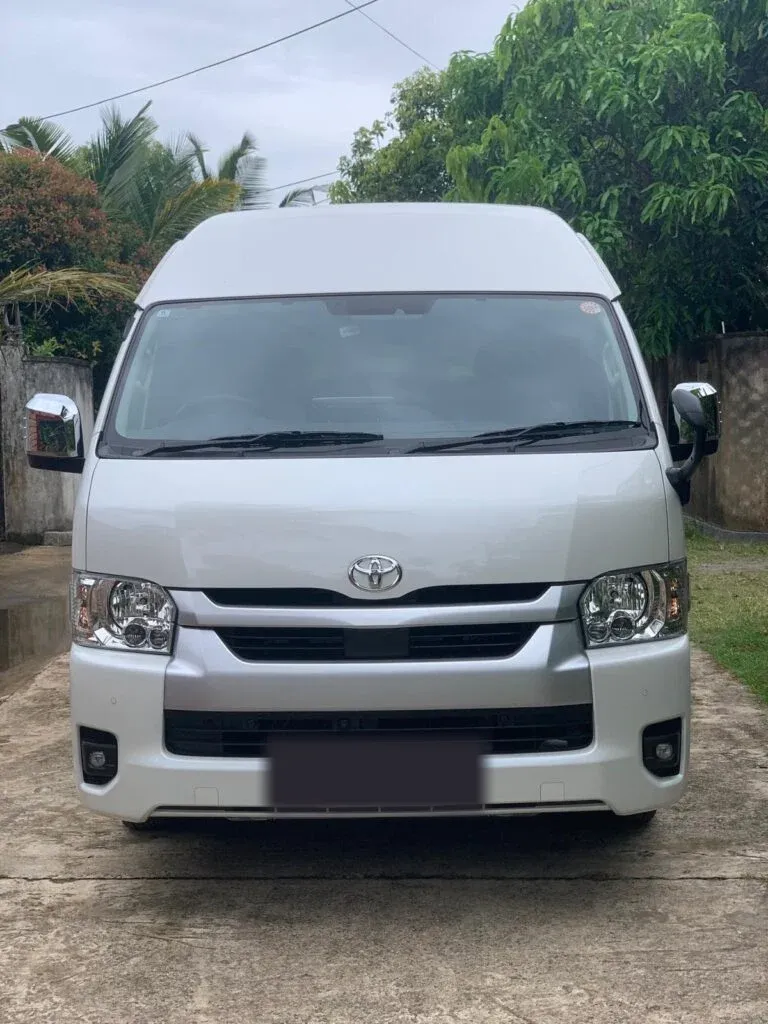 Interior left — Kdh Toyota