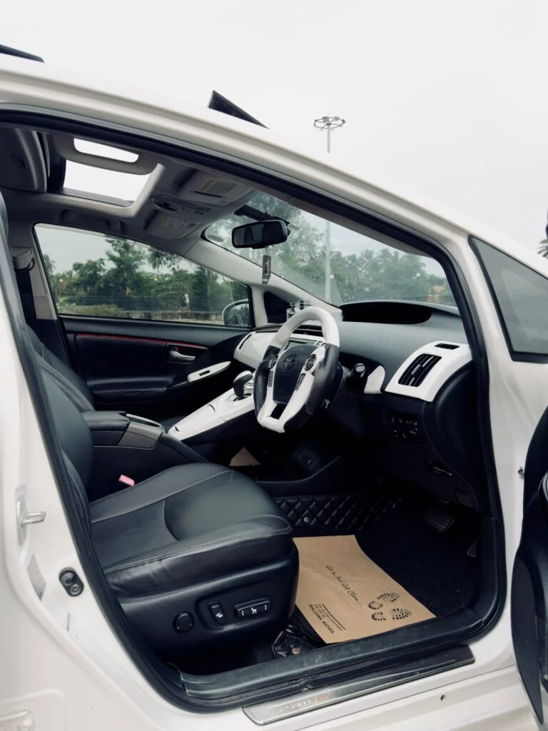 Dashboard — Toyota Prius