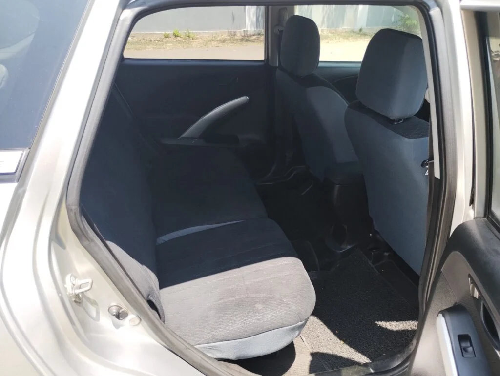 Interior right — Honda Air wave