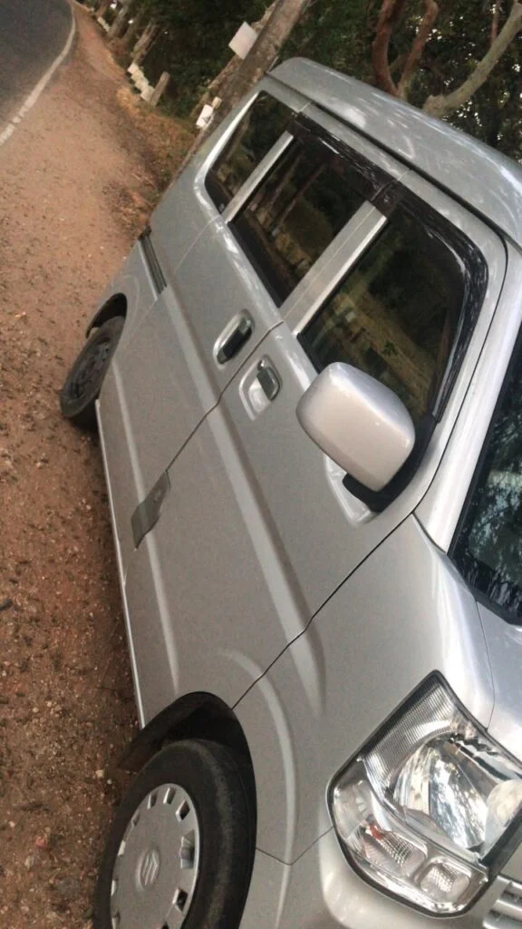 Right side — Suzuki Every