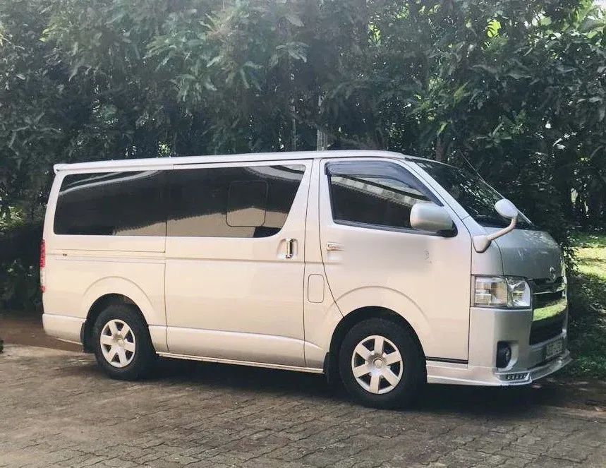 Right side — Toyota Hiace