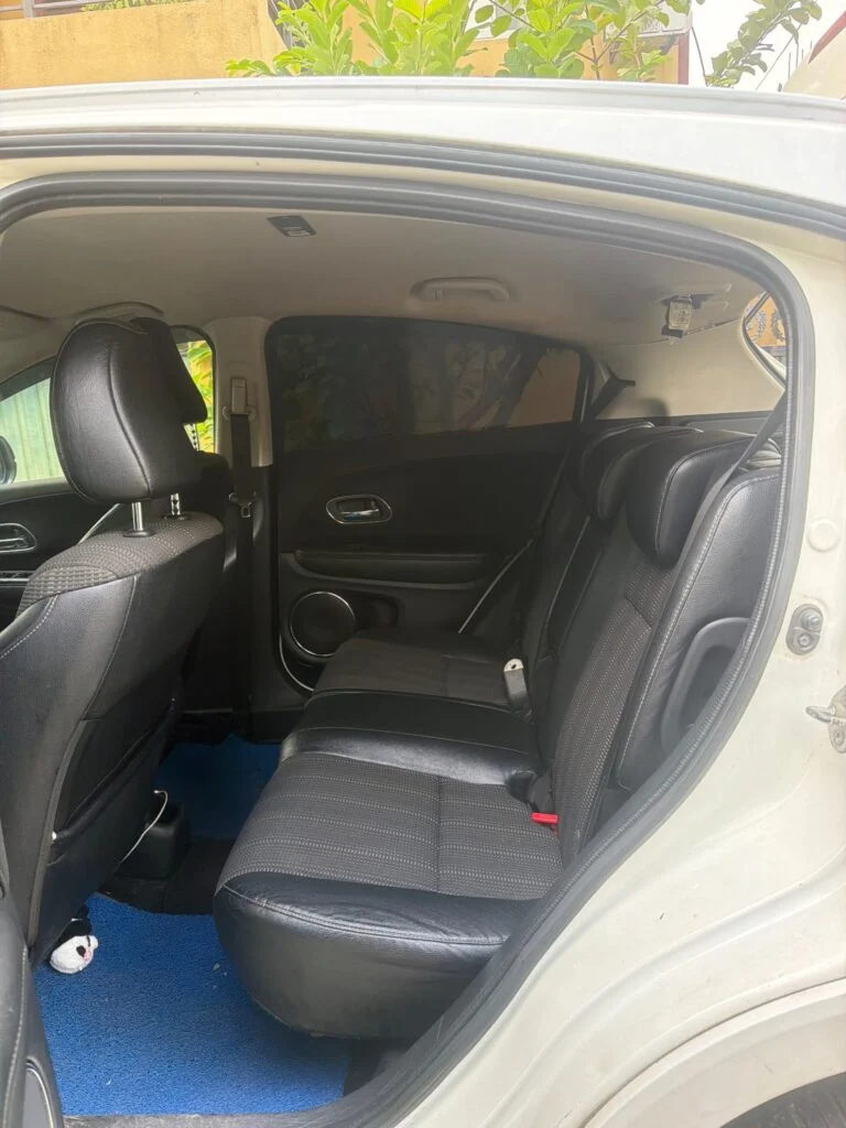 Interior left — Honda Vezel