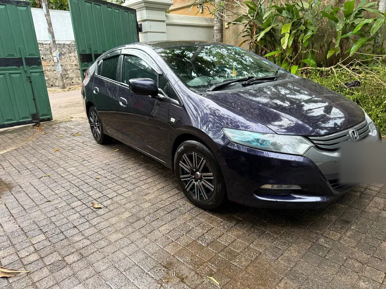 Right side — HONDA Insight