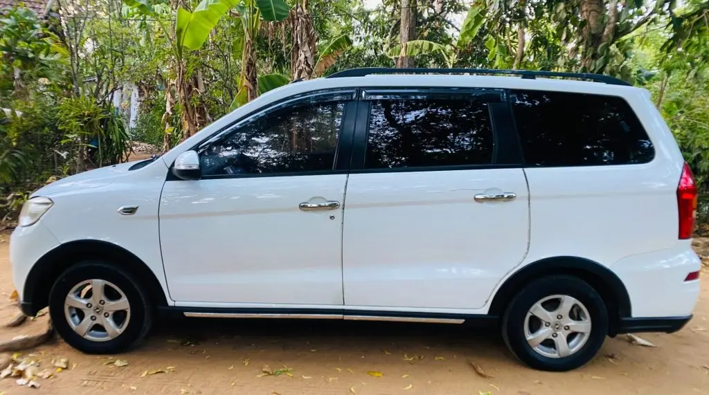 Left side — DFSK Glory 330