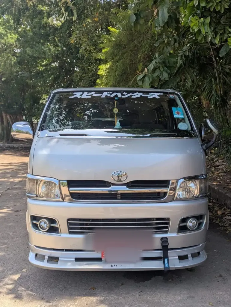 Front — Toyota Hi ACE