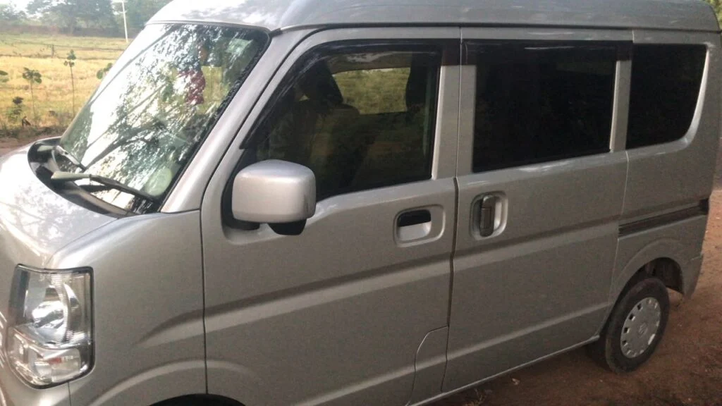 Left side — Suzuki Every