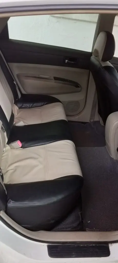 Interior right — Toyota Prius