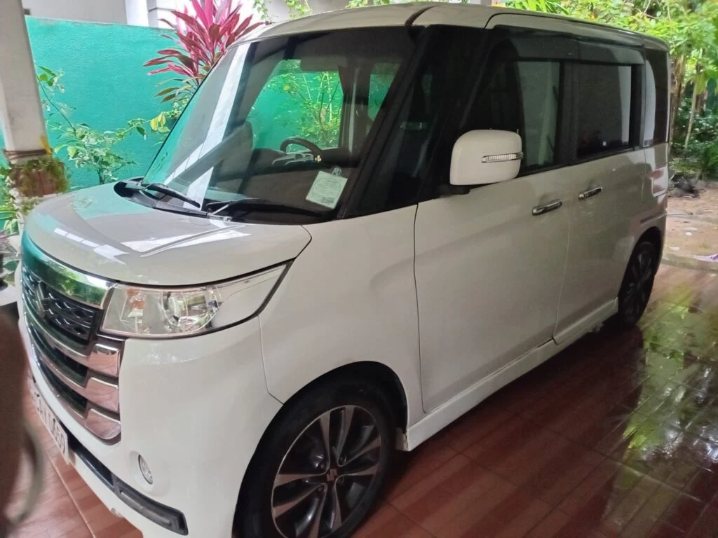 Left side — Suzuki Spacia custom z