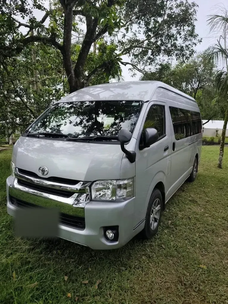 Right side — Toyota Highroof