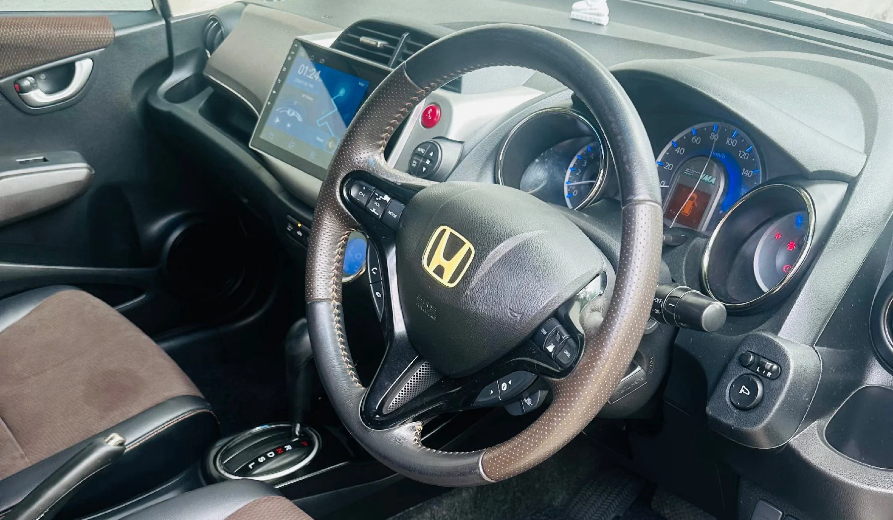Dashboard — HONDA shuttle
