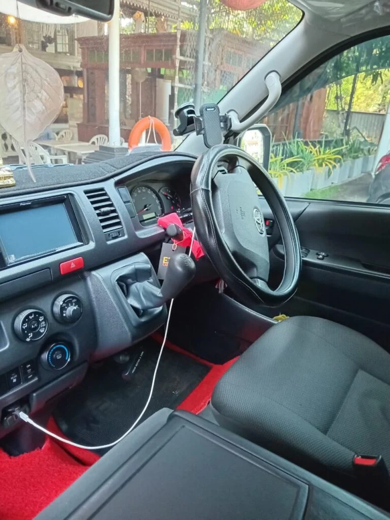 Dashboard — Toyota KDH